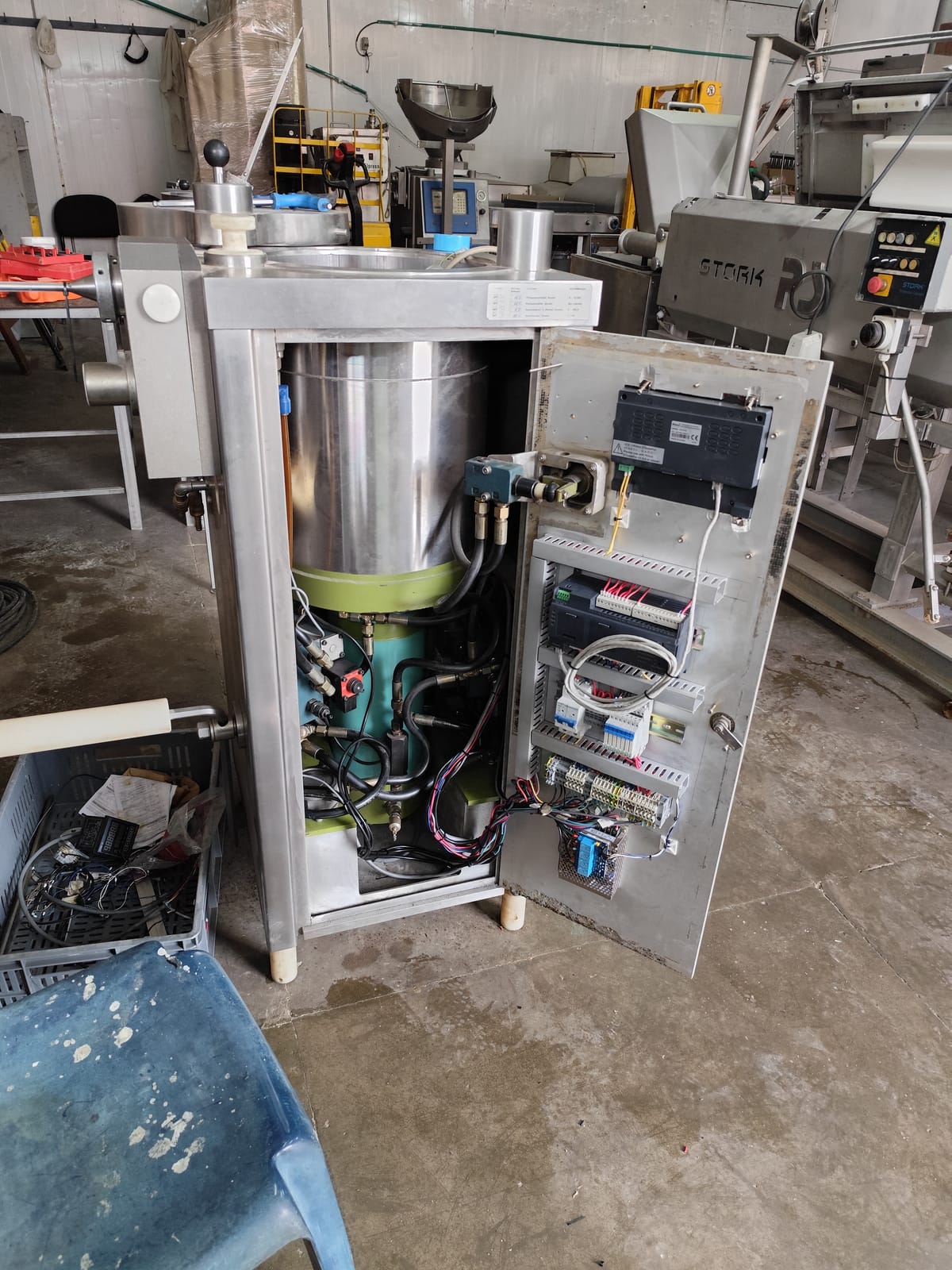 Integración Electromecánica y Mando para Embutidora de Carne - Imagen 3