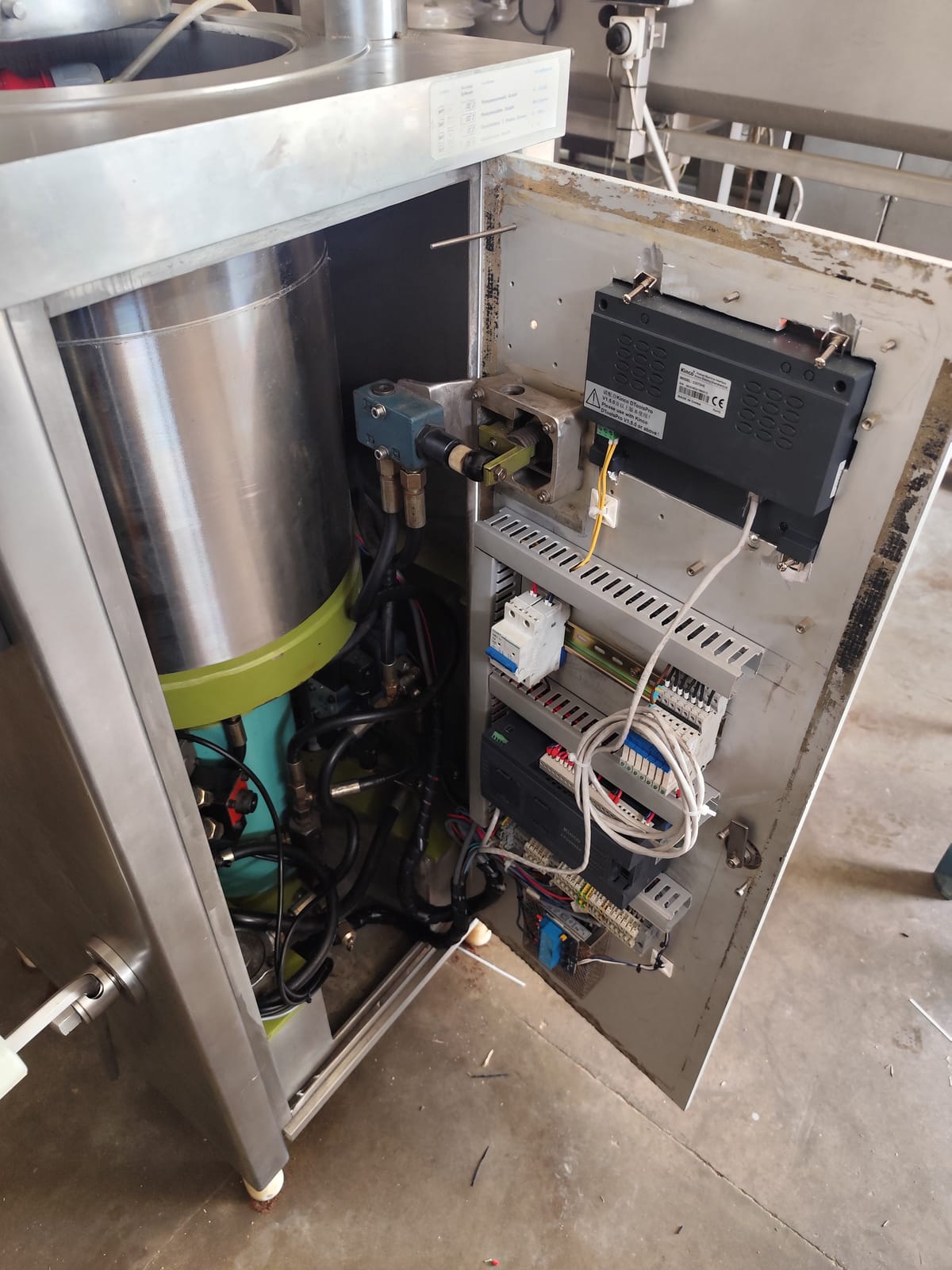 Integración Electromecánica y Mando para Embutidora de Carne - Imagen 4
