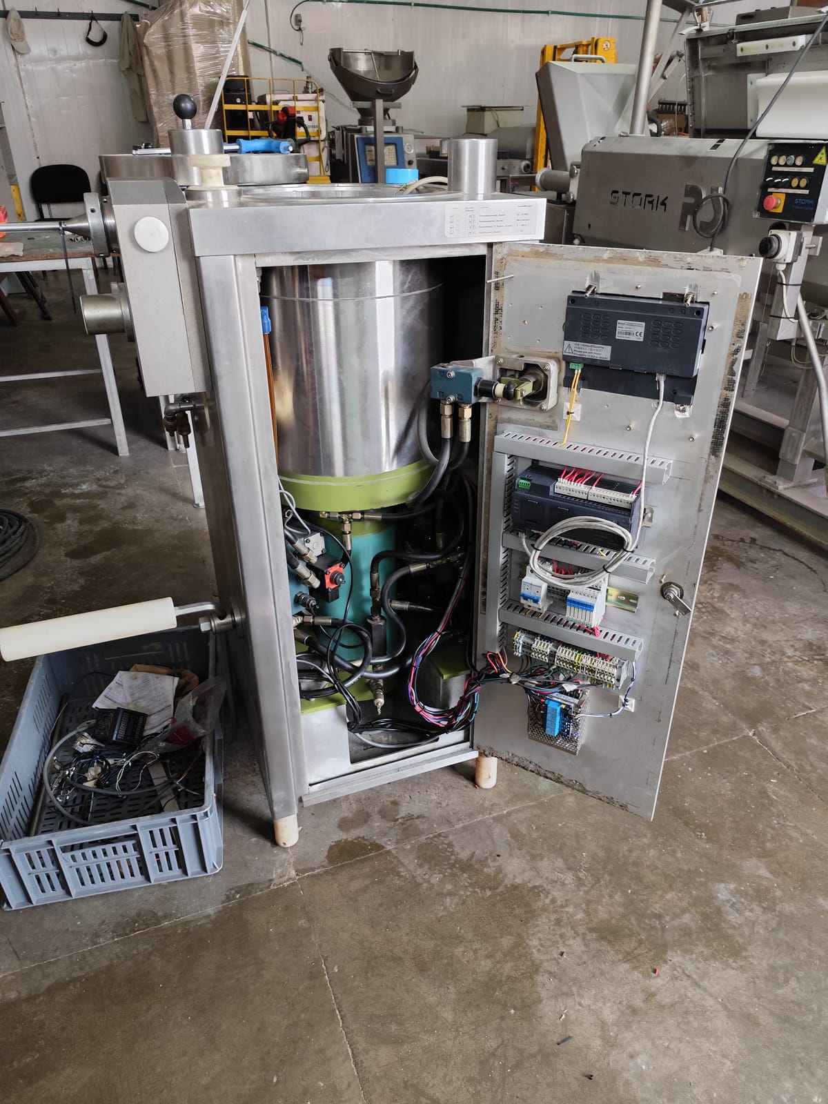 Integración Electromecánica y Mando para Embutidora de Carne - Imagen 5