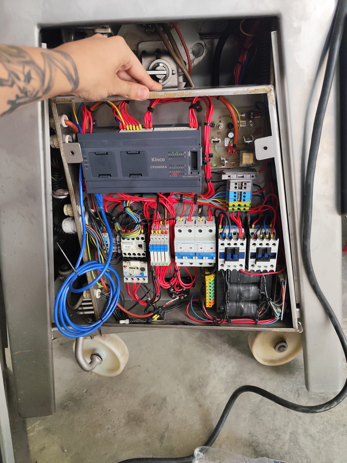 Control Automático y Regulación de Ciclos para Tumbler Marinador al Vacío - Imagen 4