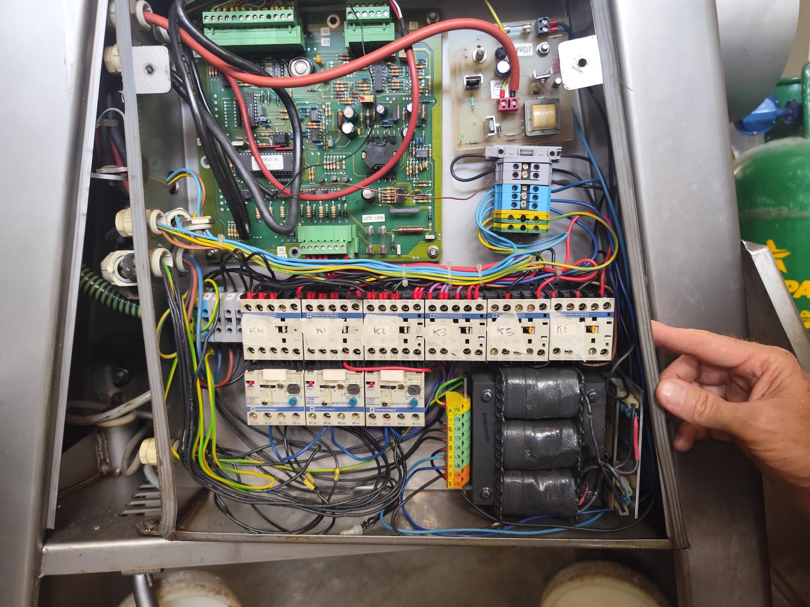 Control Automático y Regulación de Ciclos para Tumbler Marinador al Vacío - Imagen 7
