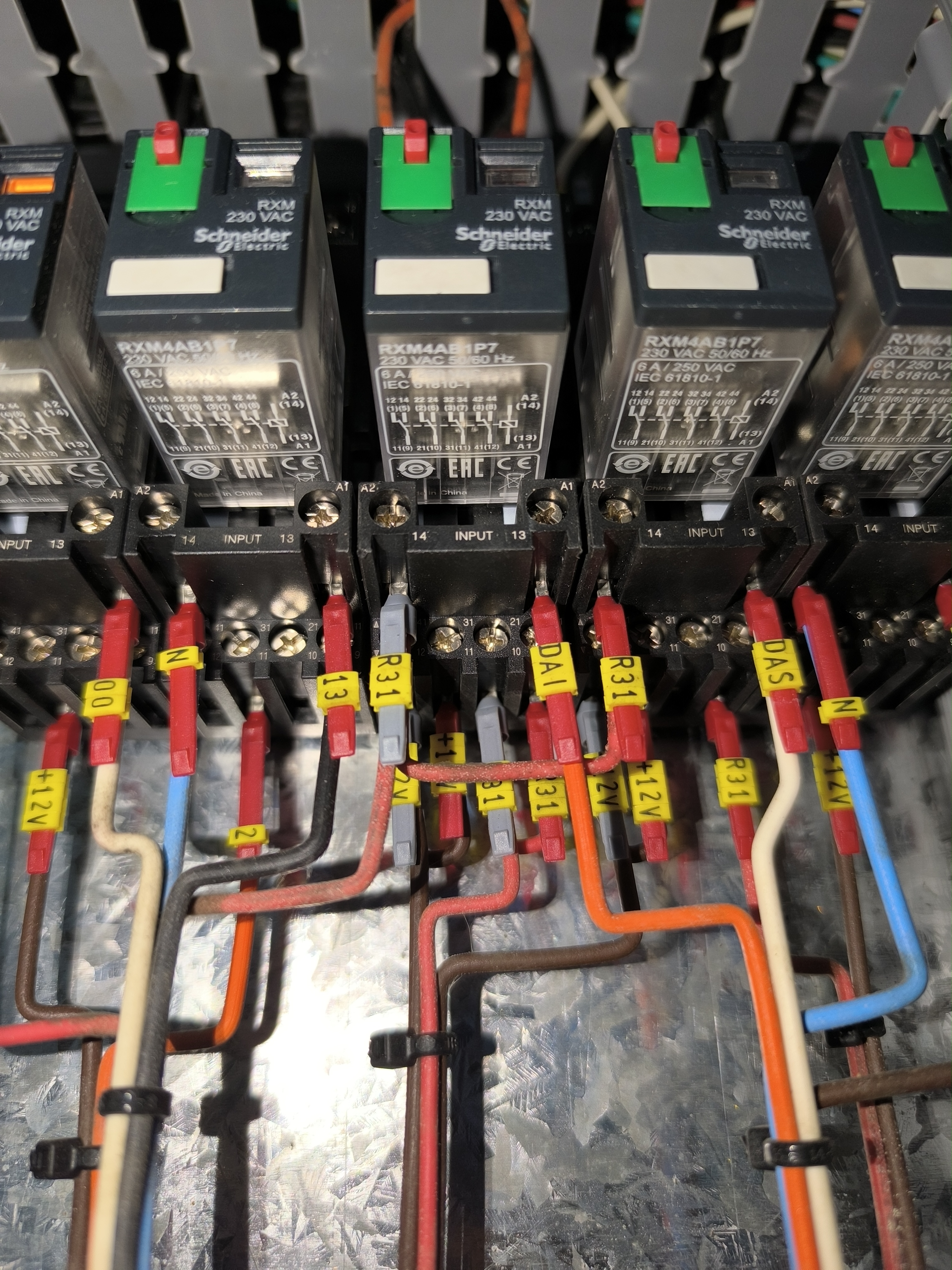 Diseño y Ensamble de Tableros de Control de Motores - Imagen 1